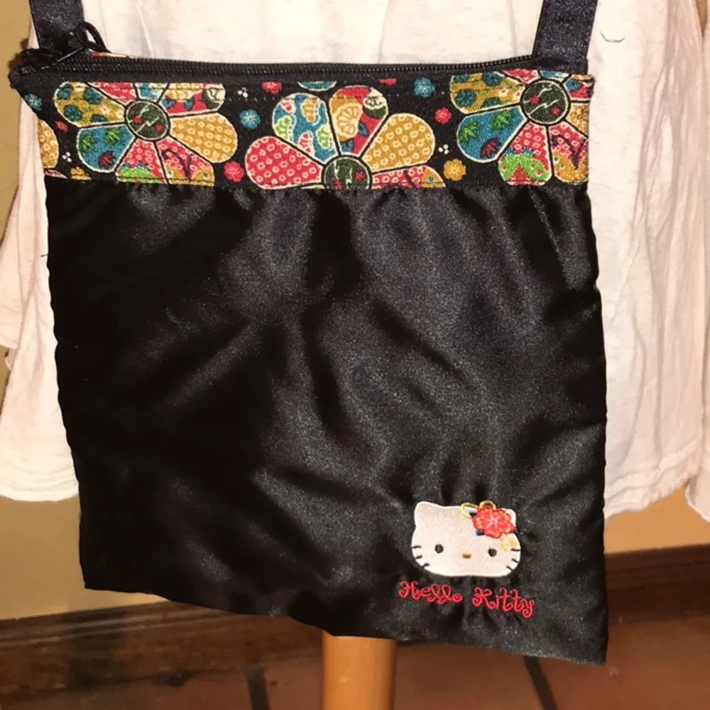Hello Kitty crossbody - Image 3