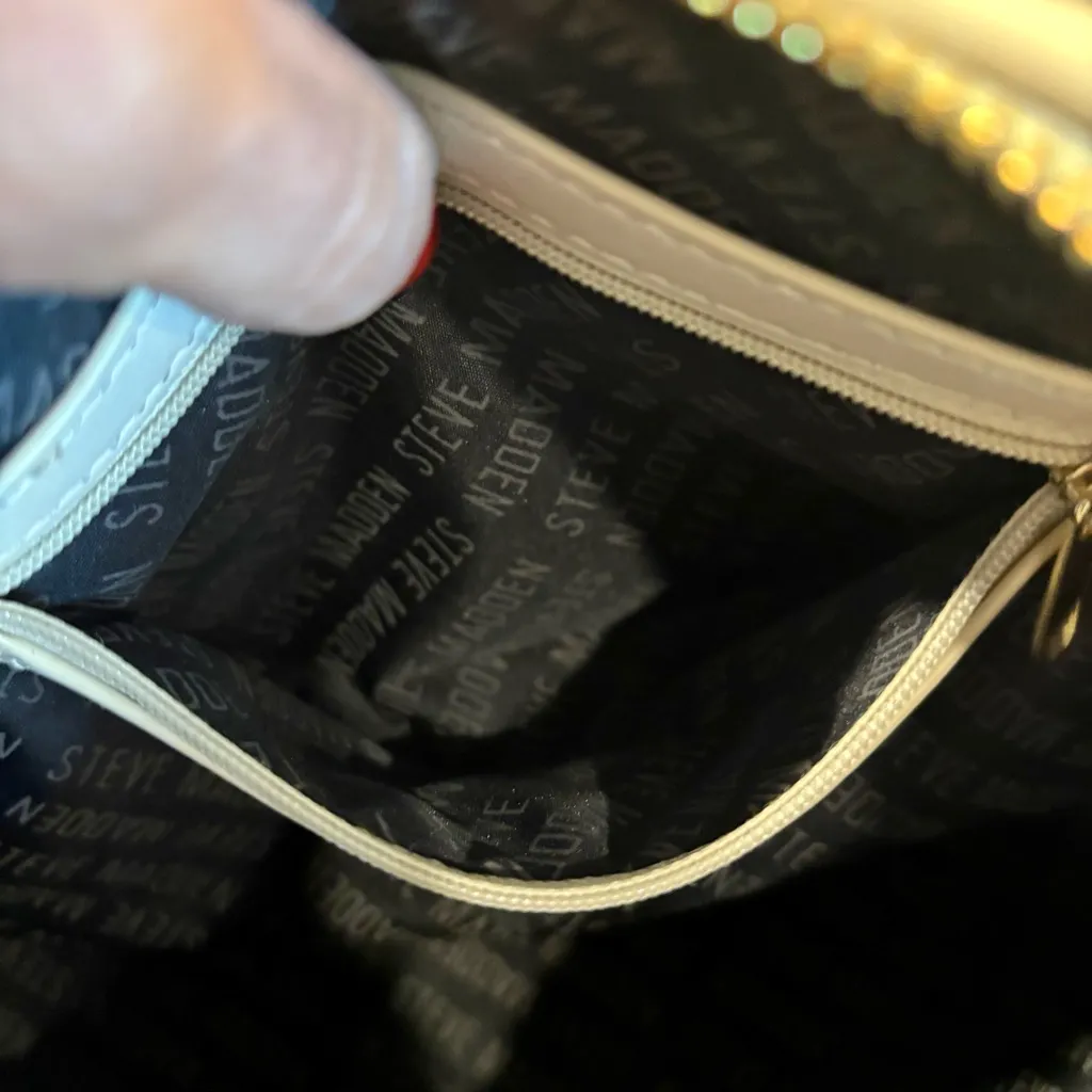 Steve Madden Quilted Beige Shoulder Bag – Gold Hardware - Image 8