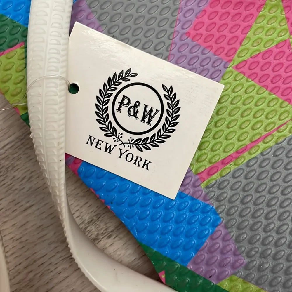 NWT - Pacific Dreams Pink with White Flip Flops Size L (9-10) - Image 2