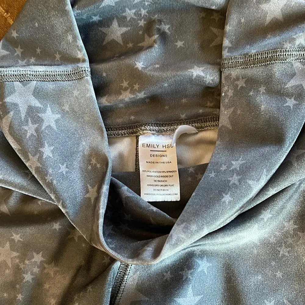 Emily Hsu High waisted Leggings Silvery Blue Stars on Blue Size M - Image 3