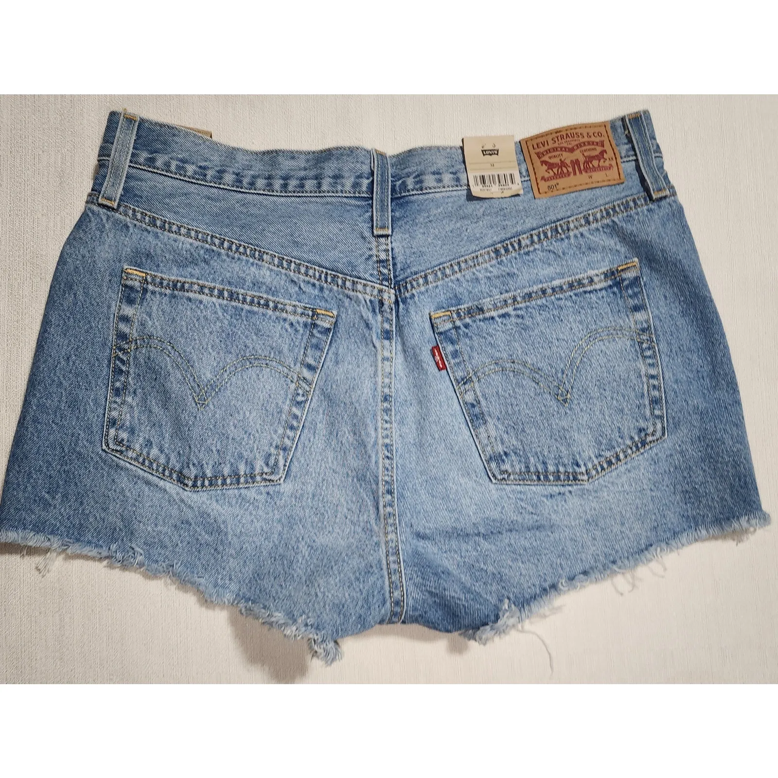 Levi's women's shorts 501 button fly W32'' - Image 2