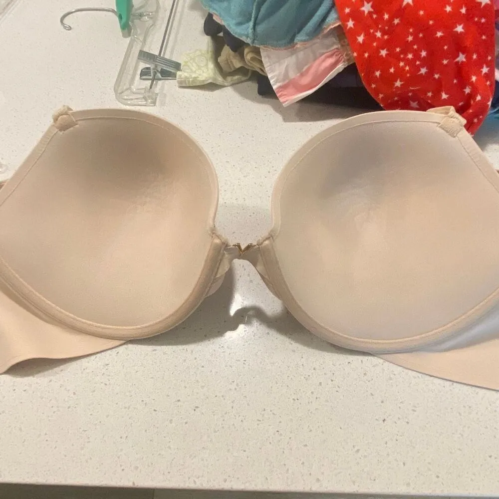 Victoria’s Secret bra this is the push-up bra size 34DDD - Image 5