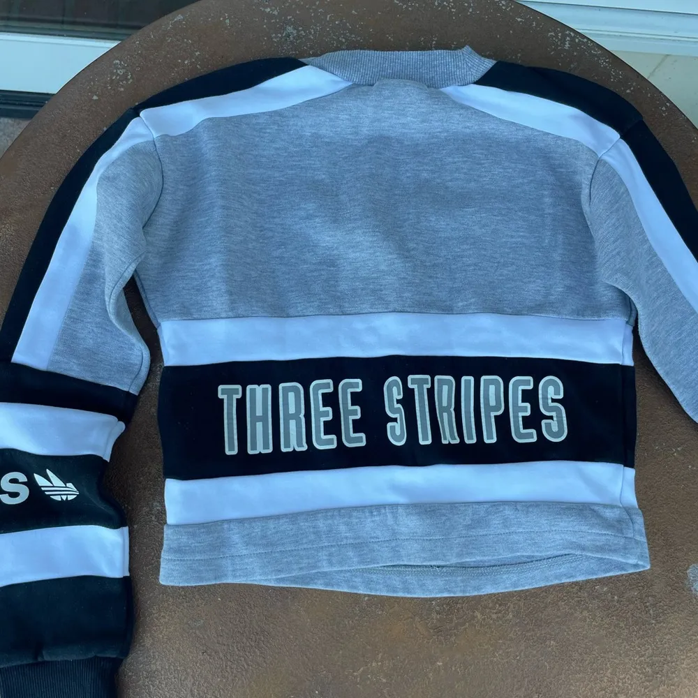 Adidas three stripes sweatshirt - Image 3