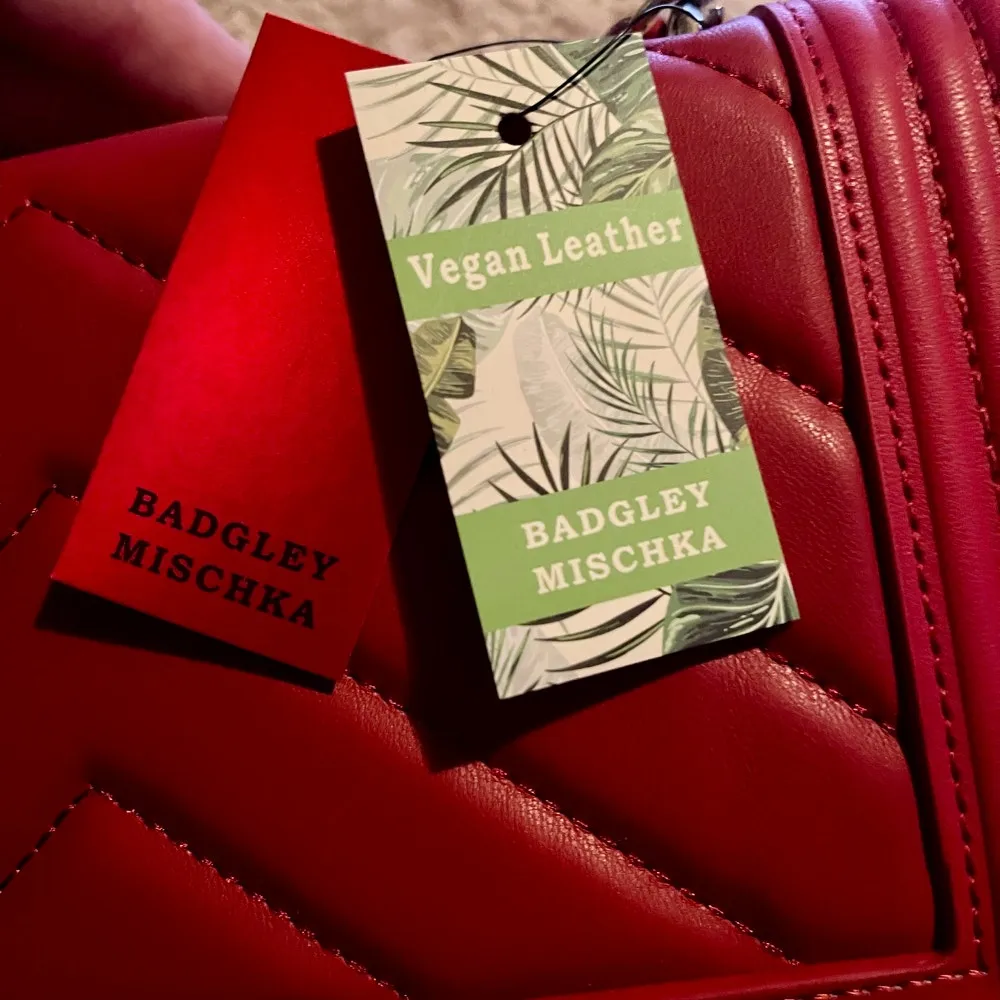 Badgley Mischka Crossbody Shoulder Flap Bag Red V Quilt New With Tags - Image 4