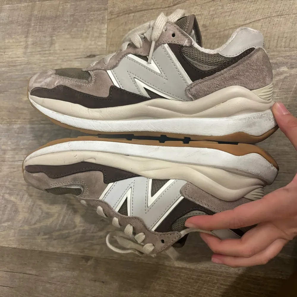 56/40 mushroom black coffee sneakers - Image 8