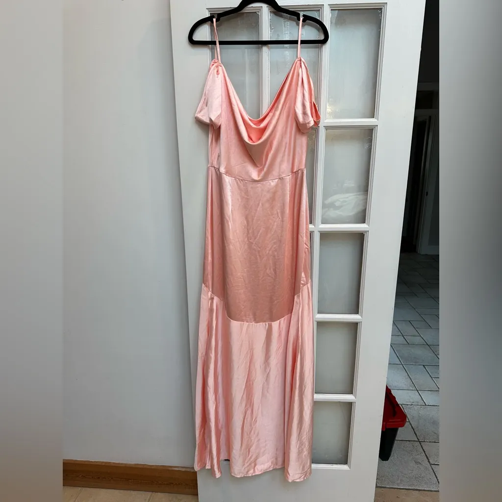 Boohoo Occasions Satin Cowl Peplum Hem Maxi Dress Blush Pink US Size 10 NWT - Image 2