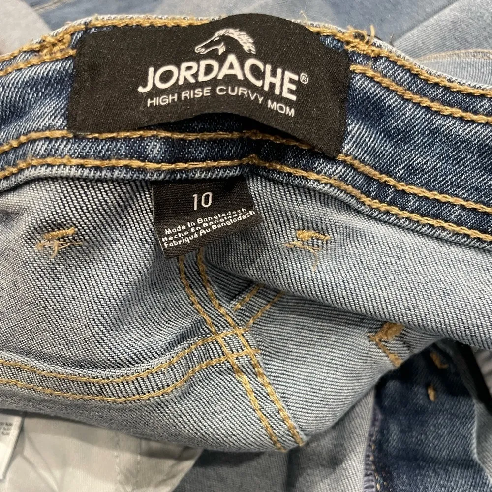 Jordache High Rise Curvy Mom Distressed Medium Was Straight Jeans - Image 3