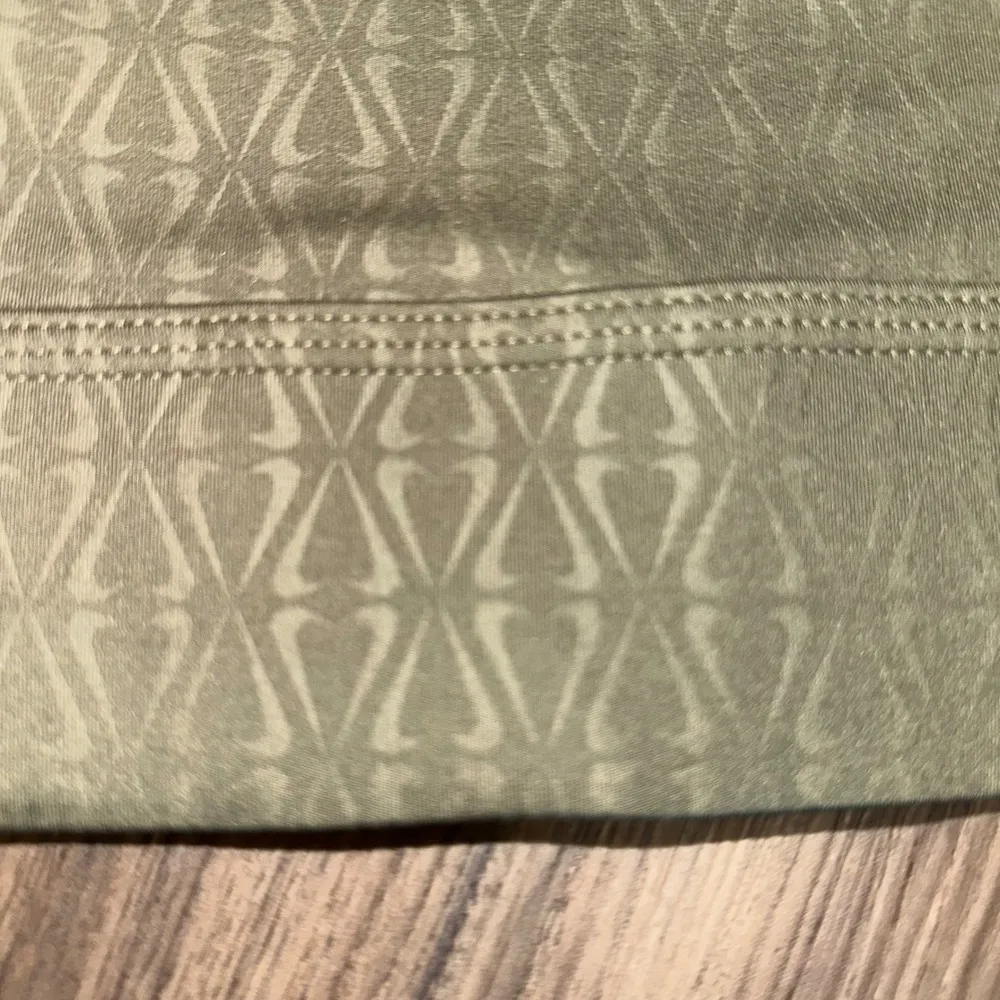 Nike Dri-FIT Sports Bra Medium Support Cross Back Olive Green swoosh heart Small - Image 2