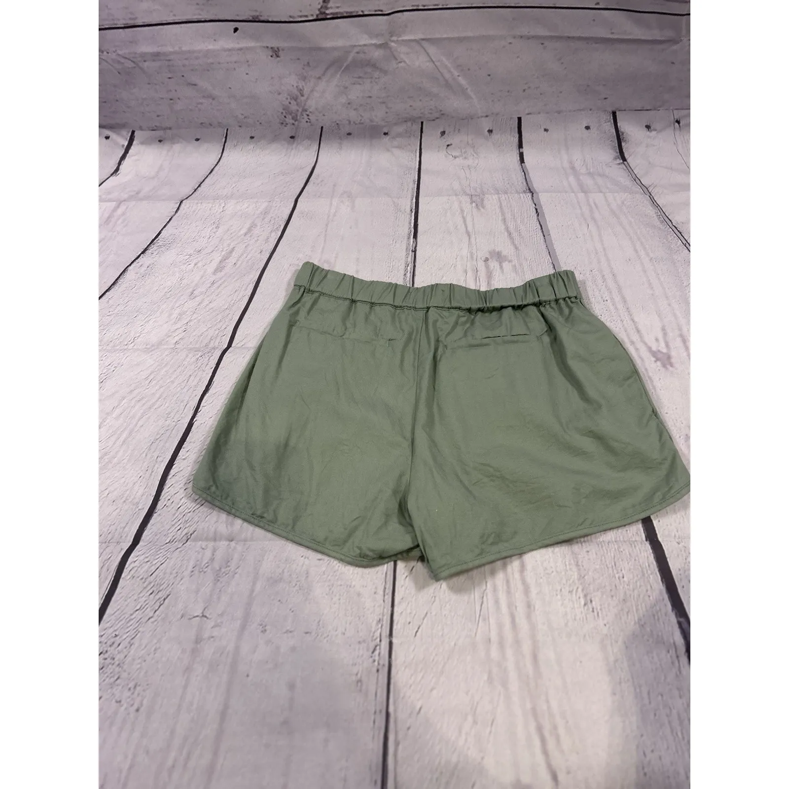 Madewell Light Green Casual Shorts Size Small with Side Pockets - Image 2