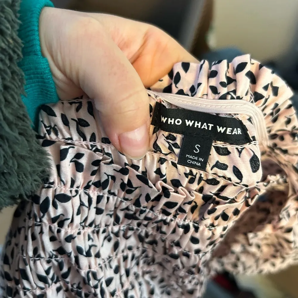 Who What Wear Smocked Balloon Sleeve Ditsy Floral Square Neck Blouse - Image 3