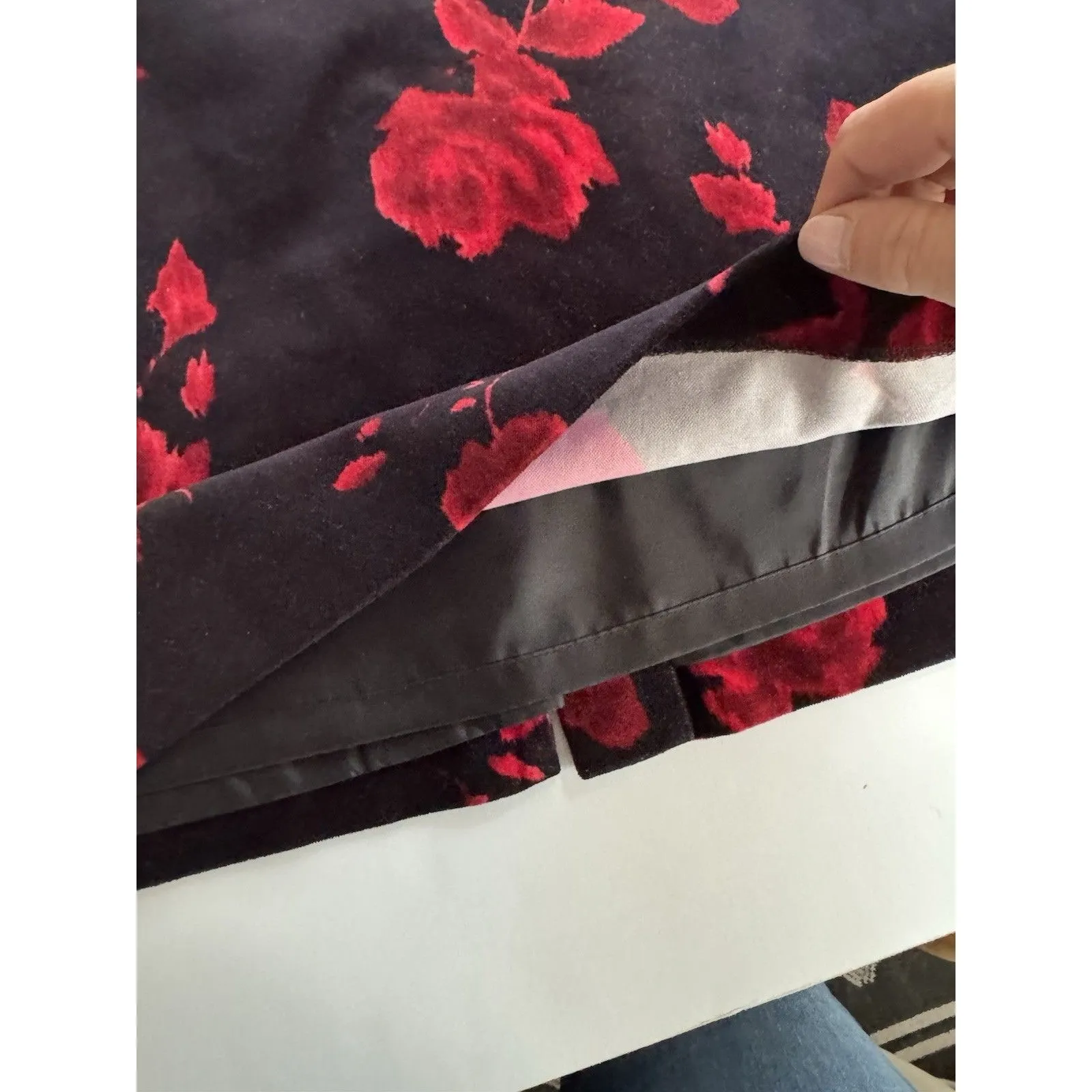 Talbots Pencil Skirt  Velvet Red Roses Burnt Zip Back Women’s Sz 12 Back Zip - Image 9