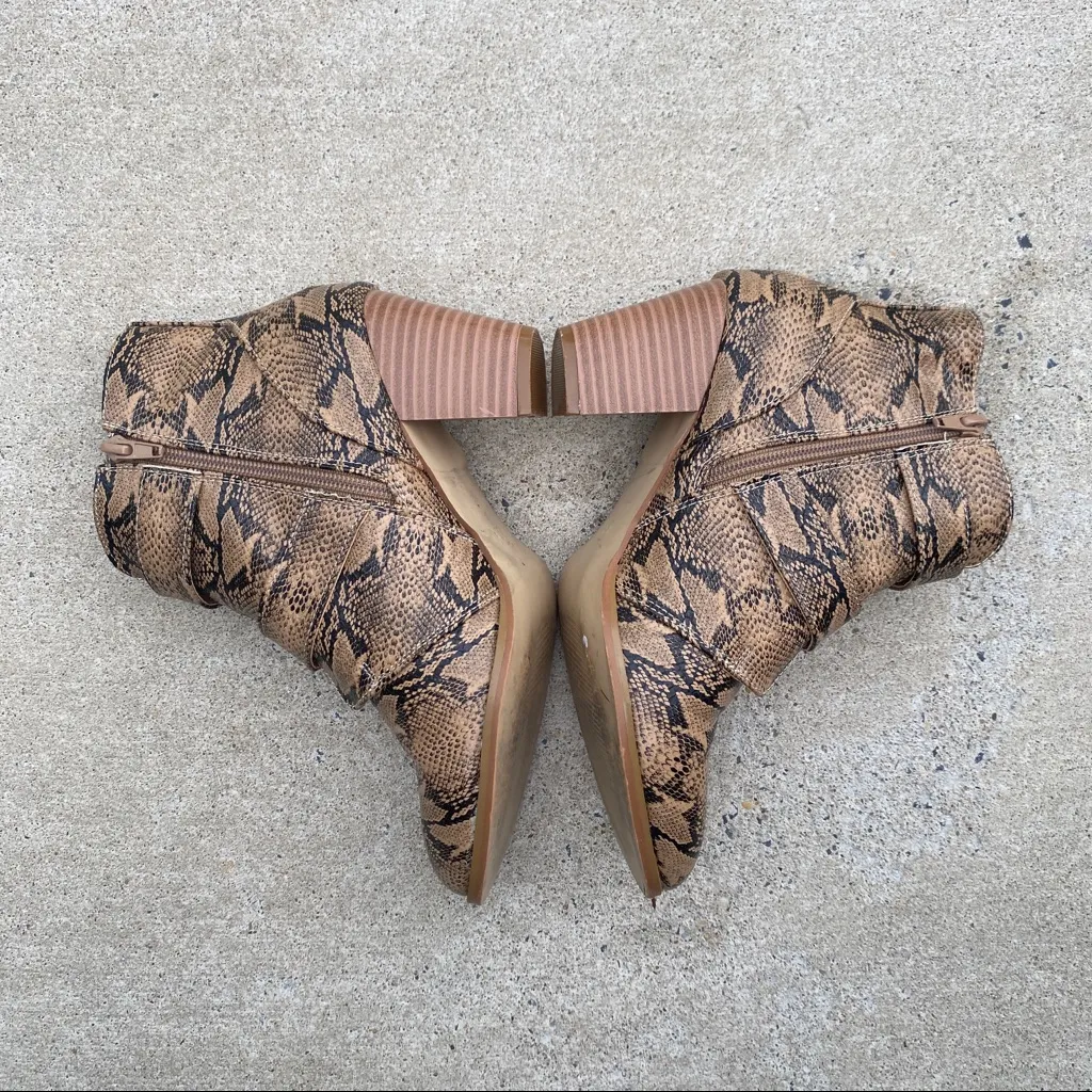 Coconuts by Matisse Helga Animal Print Snake Print Buckle Ankle Booties size 8 - Image 4