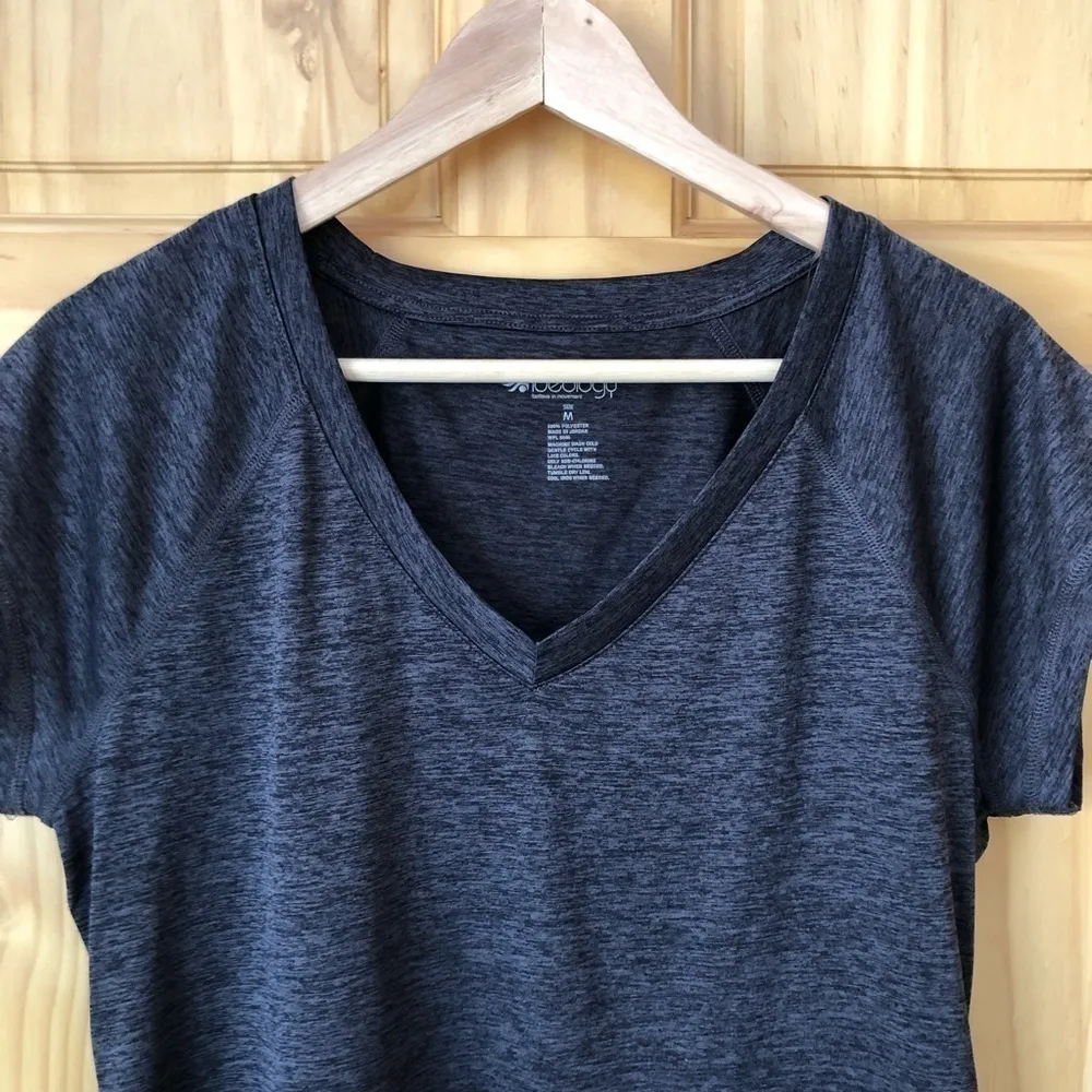 Ideology charcoal spacedye v-neck activewear fitted workout tee size medium - Image 3