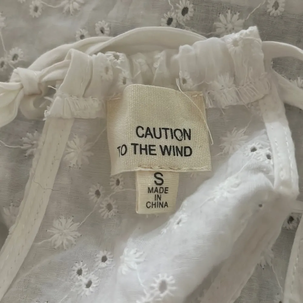 Caution To The Wind - White Eyelet Halter Peplum Blouse - S - Image 4