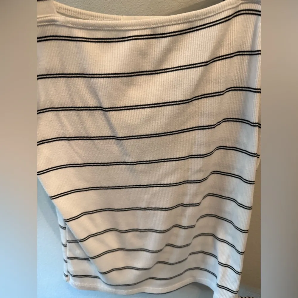 Women’s Black & White Striped Crew Neck Cotton Tank Size Small - Image 8