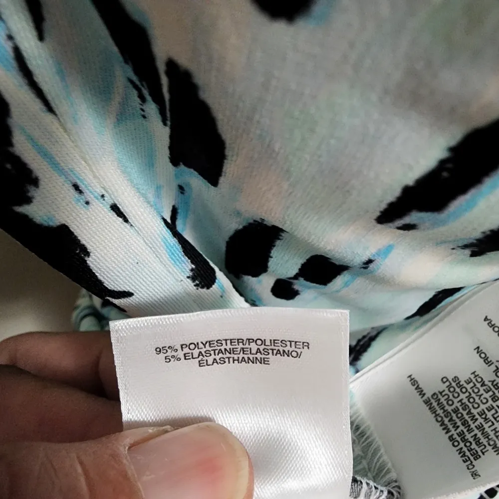 Kasper aqua printed sleeveless cowl neck blouse size medium - Image 9