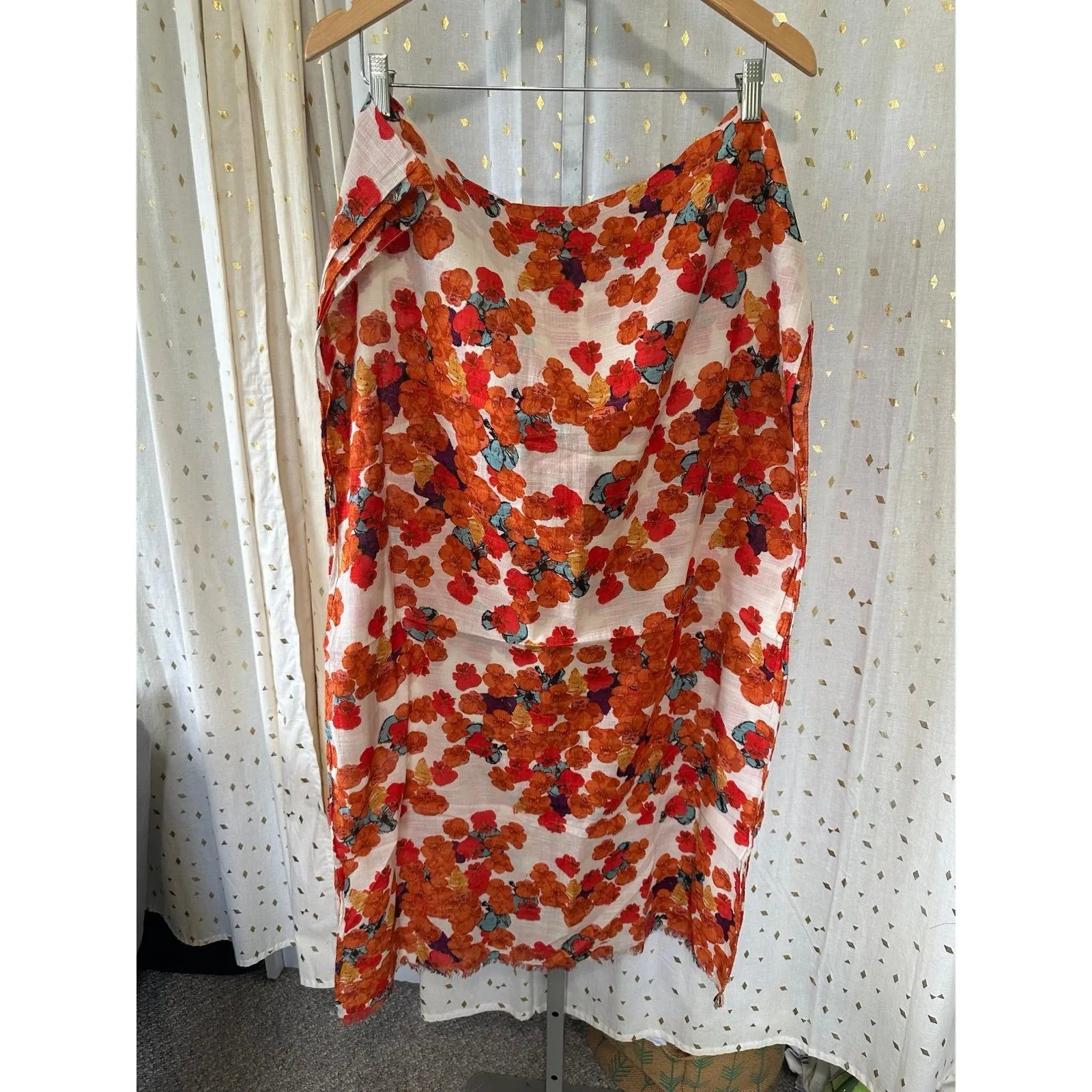 Stunning Unbranded Asian Inspired Watercolor Floral Fray Ends Scarf One Size - Image 2