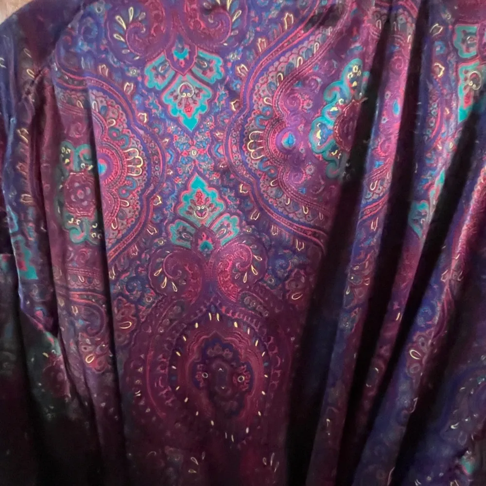 Paisley wrap style Victoria secret gold label robe 
Purple small med - Image 8