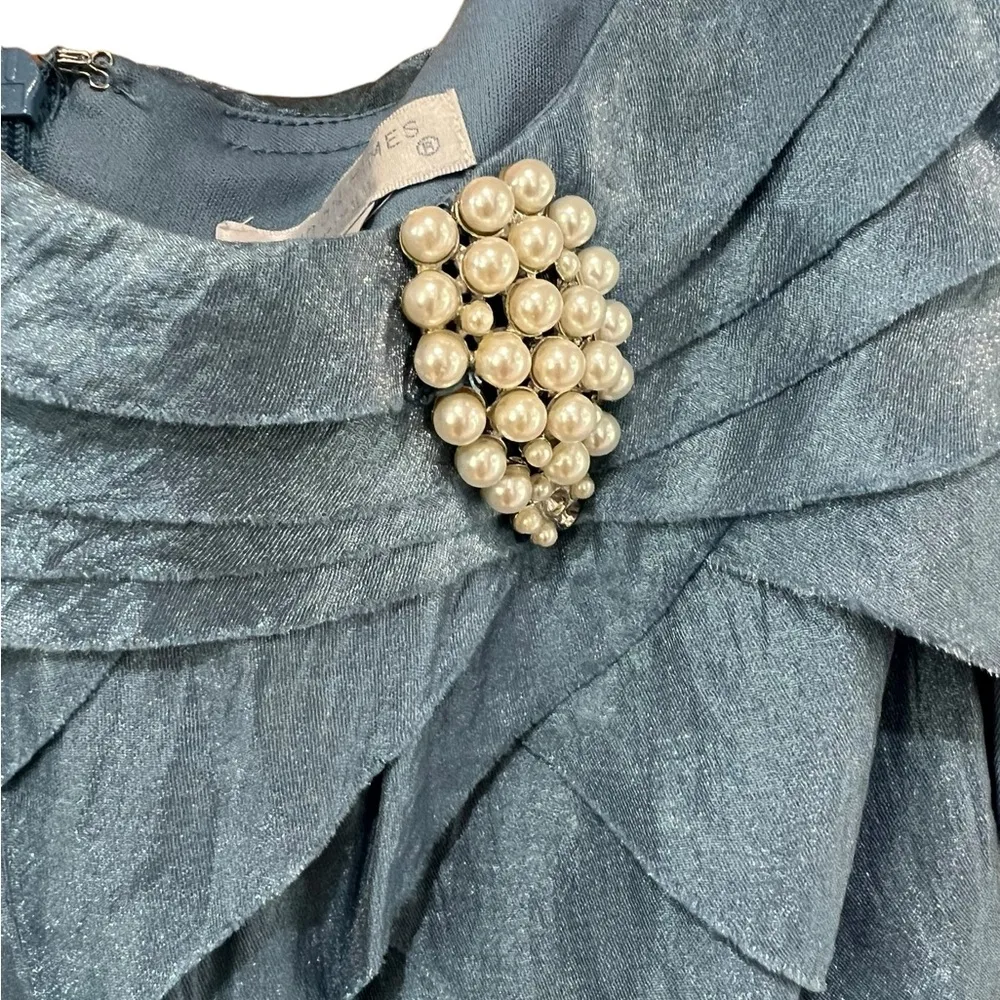 London Times Blue Cap Sleeve Formal Gown with Broach and Portrait Neckline Sz 4P - Image 4