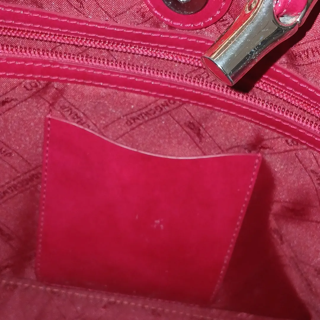 Longchamp red patent leather bag with removable strap - Image 12