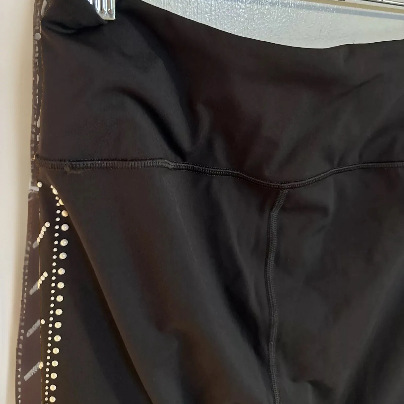 Victoria Sport High-Rise Above The Ankle Medium Black W White Raised Dots Classy - Image 5