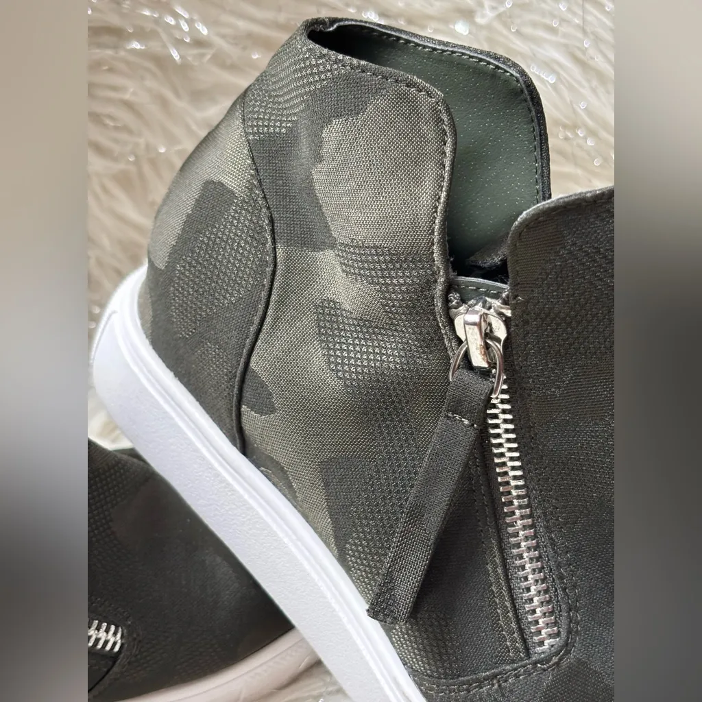 Steve Madden Green Camo Wedge Sneakers Size 7.5 - Image 5