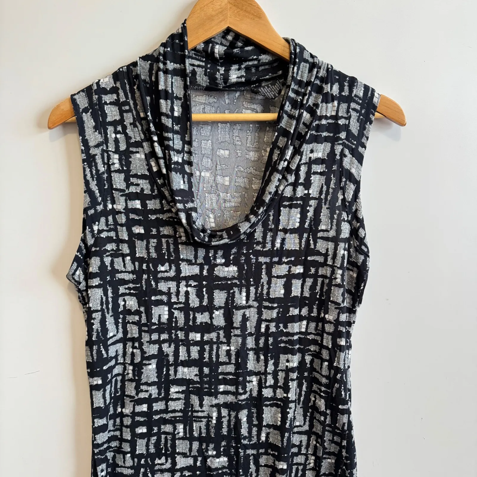 New York & Company Y2K Stretch Top Sleeveless Cowl‎ Neck Abstract Black Gray Size M - Image 5