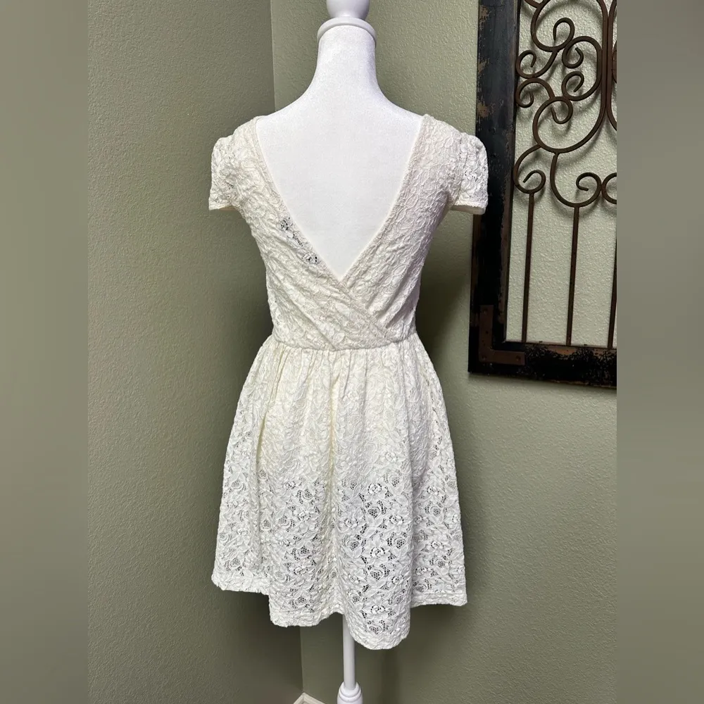 Zara woman white floral lace non lined mini dress - Image 3