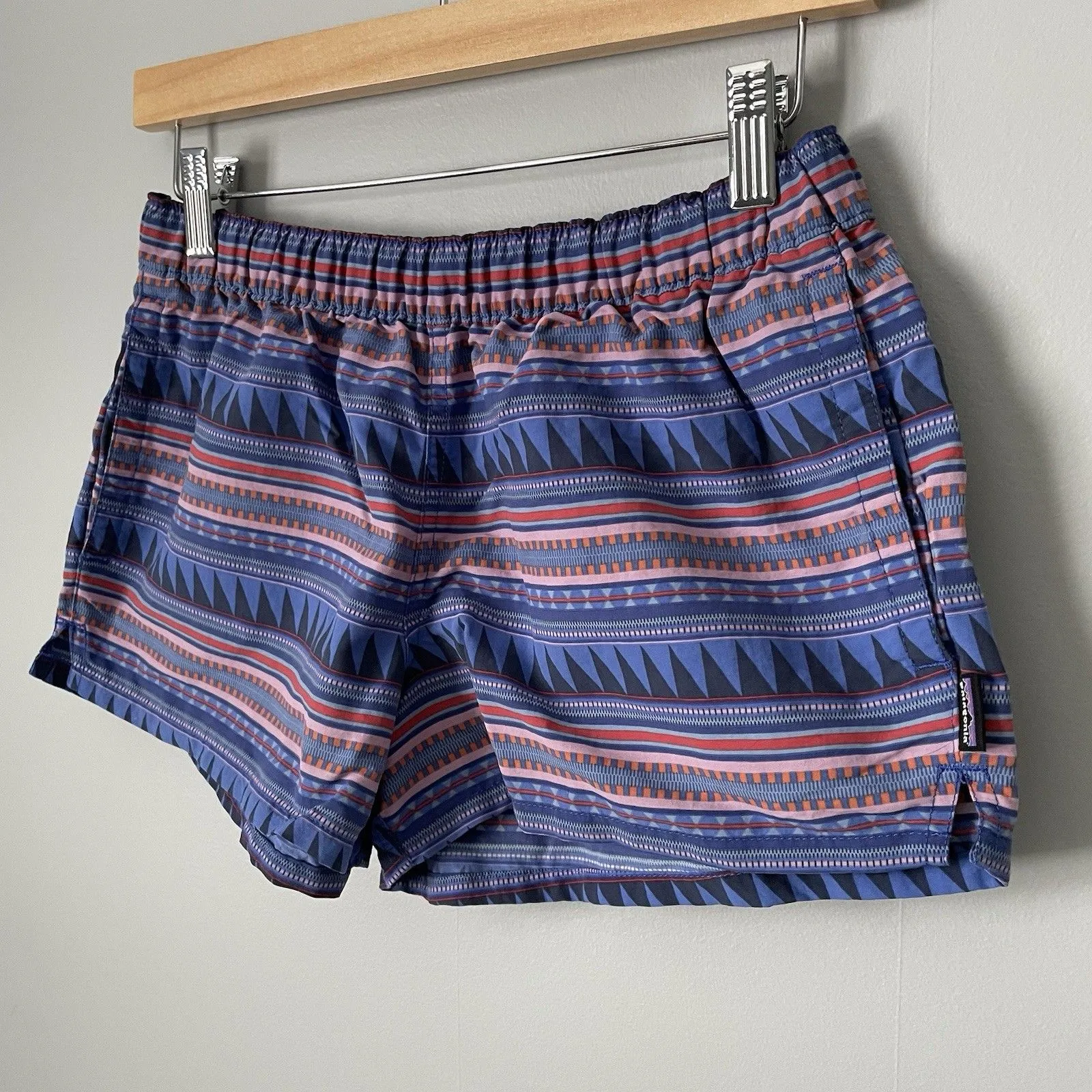 Patagonia Women's Barely Baggies 2.5' Shorts Geometric Aztec Pattern Size Small - Image 3