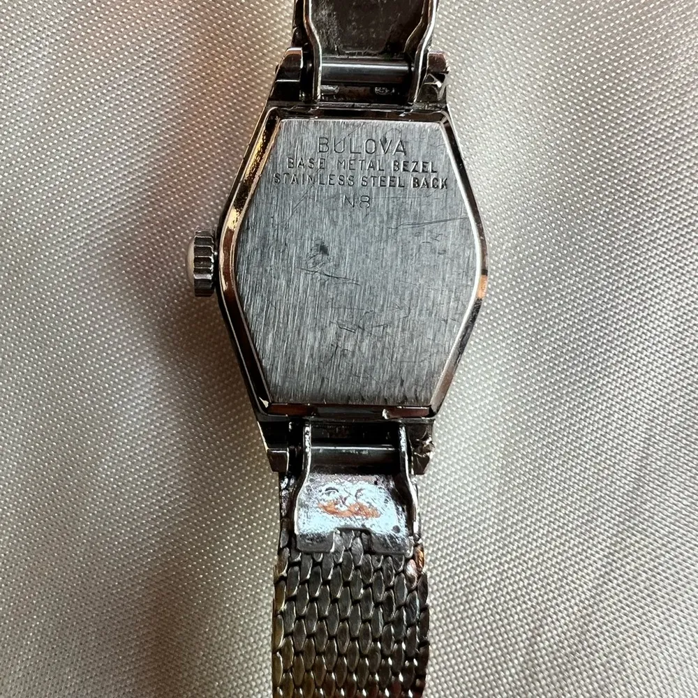 Vintage Bulova Watch Women’s Ladies Silver  Mesh Buckle Band 1977 Manual Wind 6" - Image 2