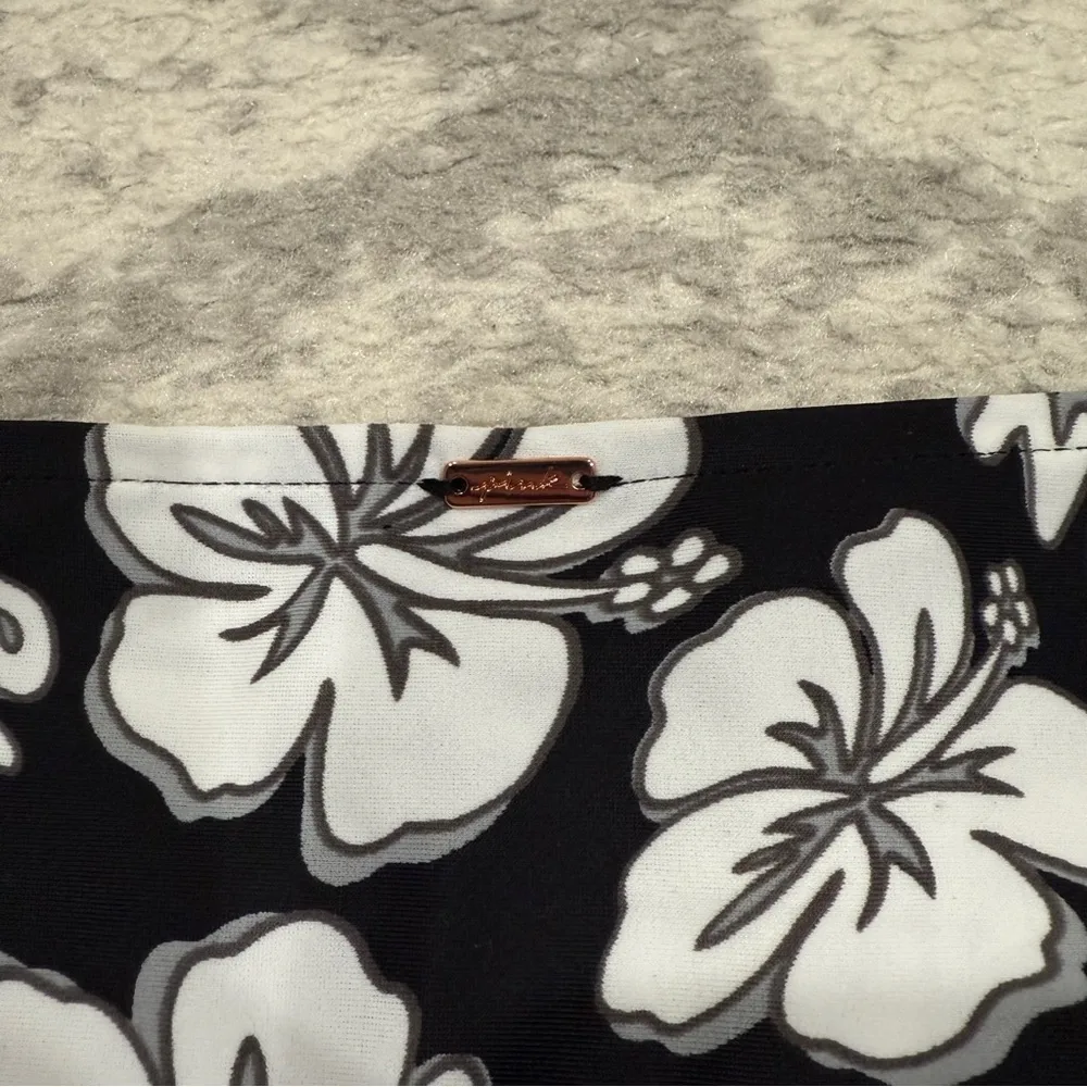 NWT Victoria Secret PINK Black and White Floral Swim Skirt - Image 6