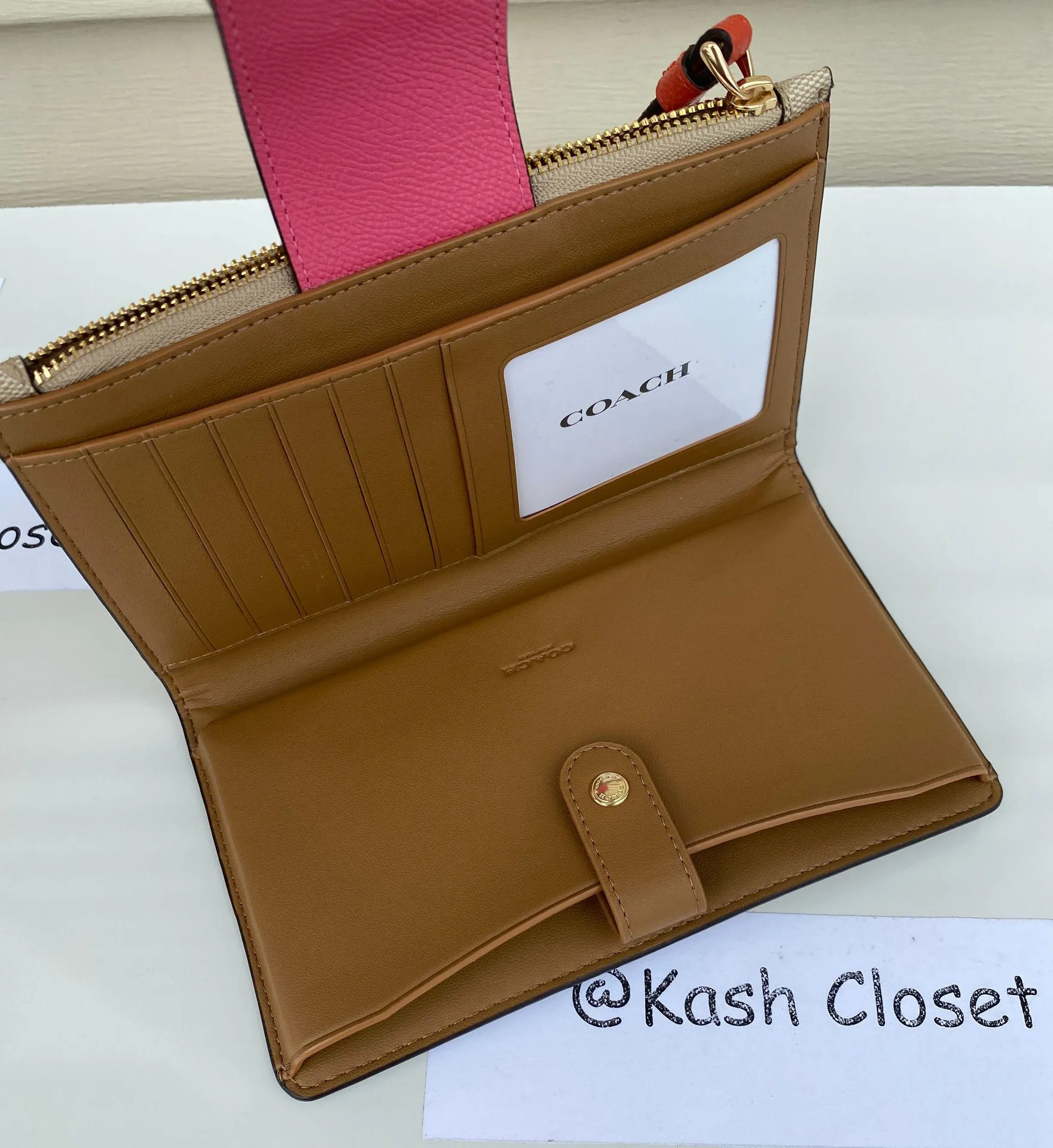 Coach Bucket Signature Small Town Bucket Bag  & Wallet bundle - Image 9