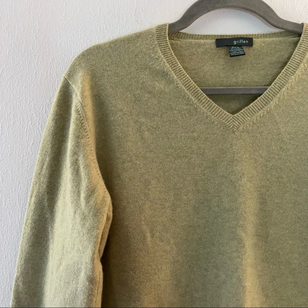 Vintage Griffen Sweater 100% Cashmere Green V Neck Sweater Sz XL EUC - Image 3