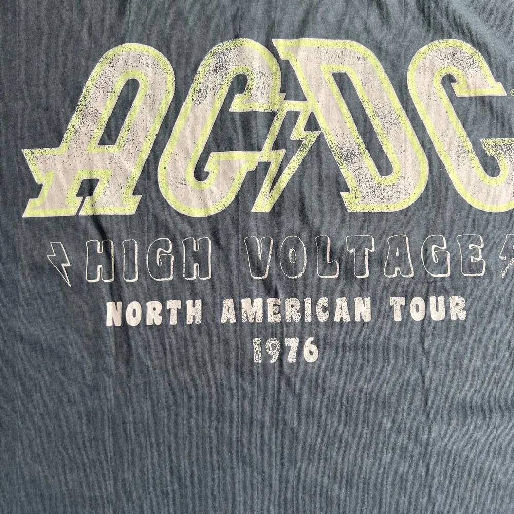 AC/DC Womens Cropped Tee Shirt size XL - Image 4
