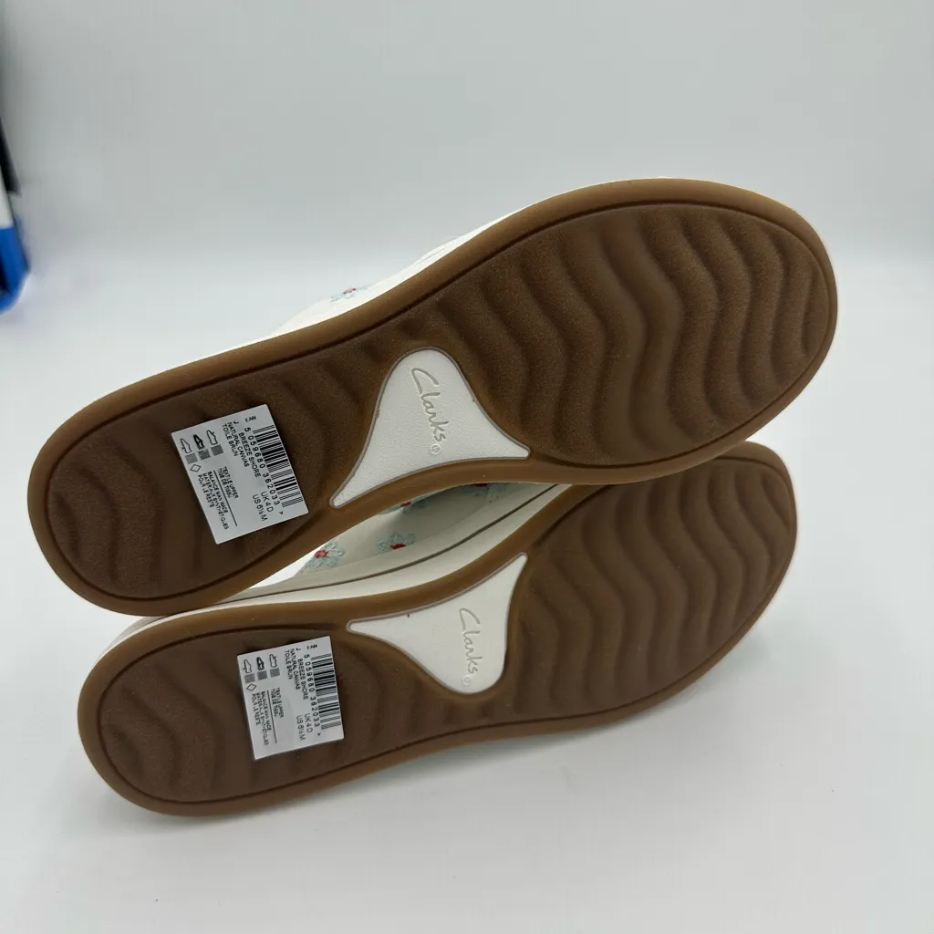 Clarks Floral Slip-On Shoes New with box 6.5 Women - Image 5