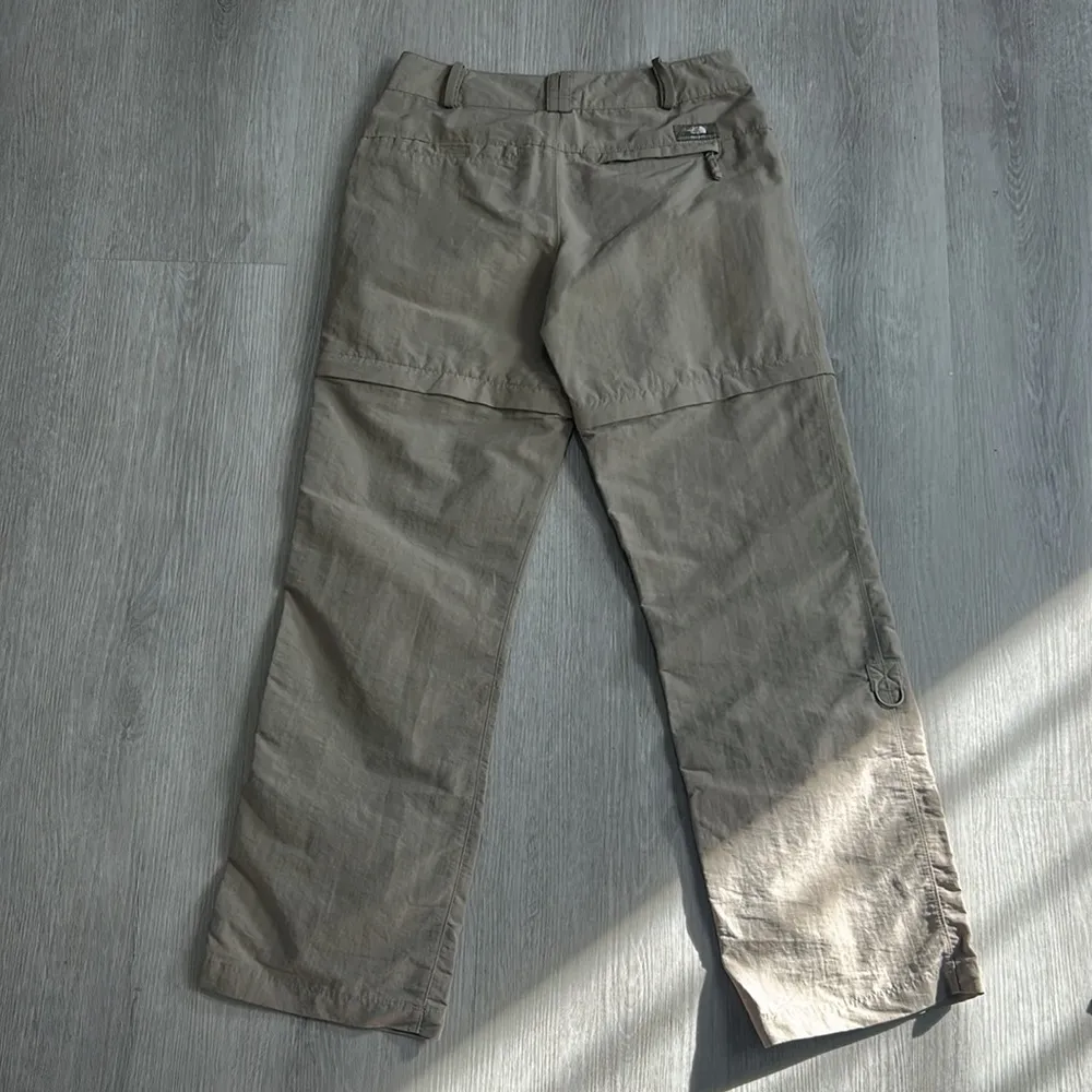 TNF the north face • women’s convertible zip off pants - Image 4