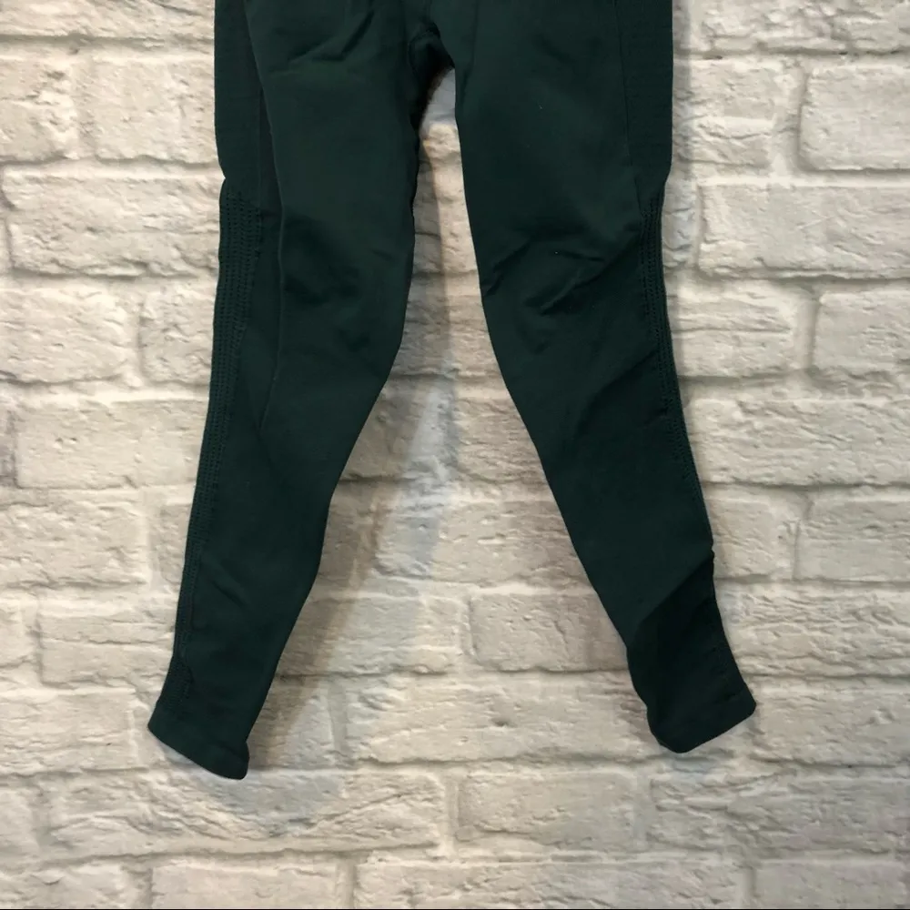 Lululemon 2/4 Forest Green Textured Ribbed HW Sculpt Knit Cropped Leggings - Image 5