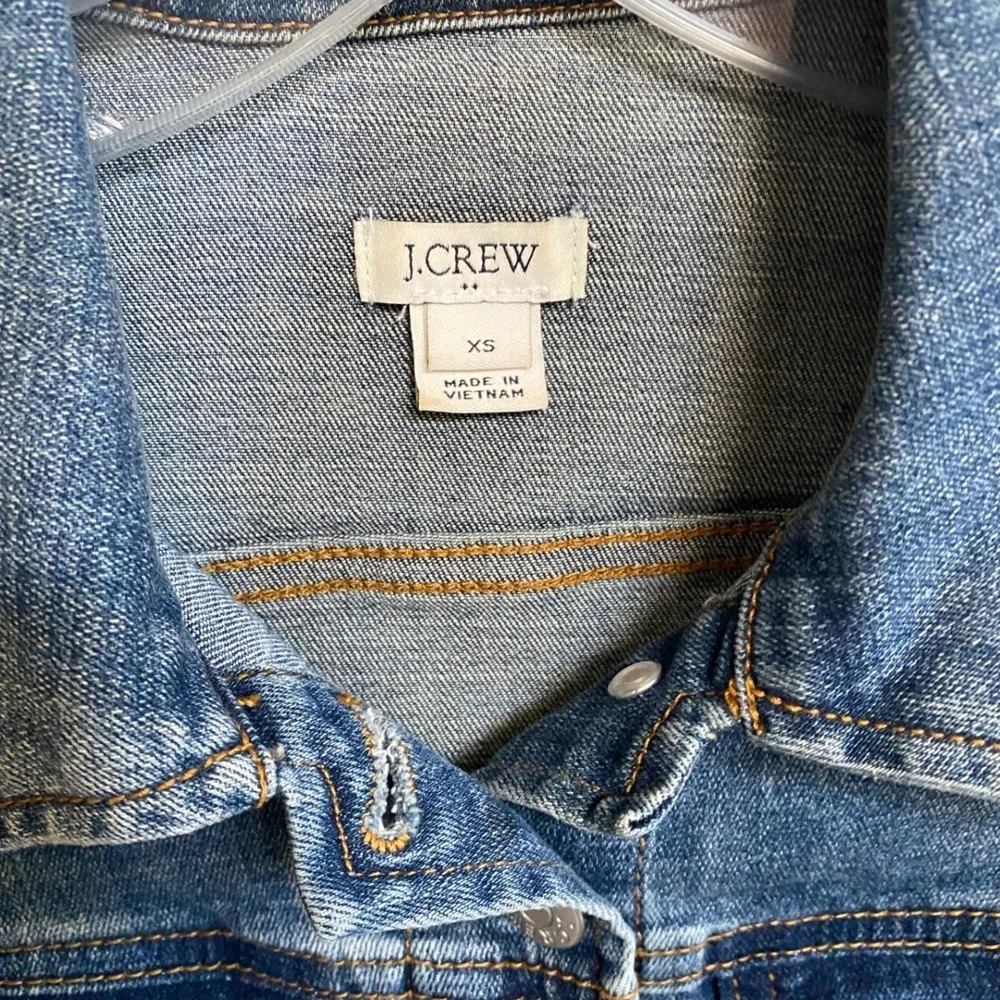 J. Crew Factory Women's Blue Denim Trucker‎ Jacket - XS - Image 11