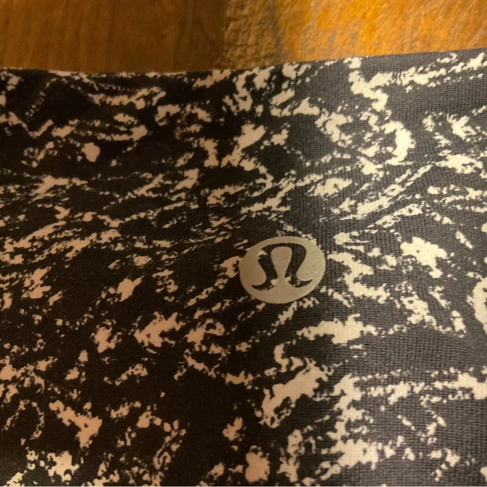 Lululemon Wunder Under Crop III Iced Wave Black White Size 6 Leggings - Image 10