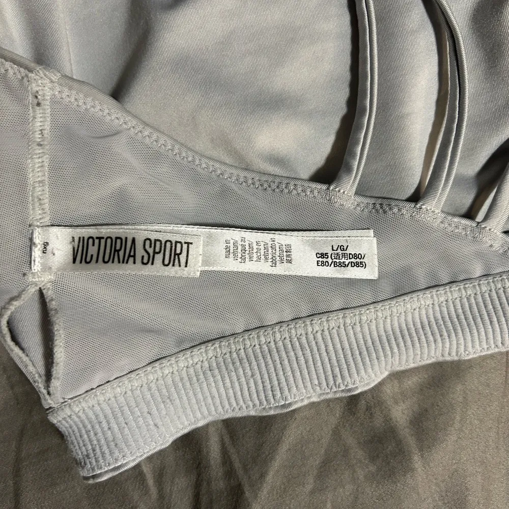 Victoria's Secret Gray Sports Bra Size L - Image 3