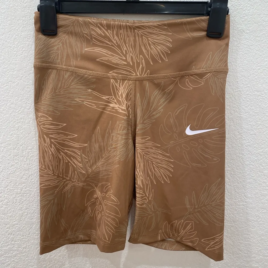 Nike dry fit compression shorts size S - Image 4