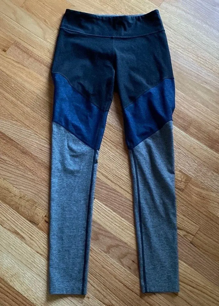 Outdoor Voices Springs 7/8 Leggings Color block Blue Gray Navy Graphite Gradient - Image 2