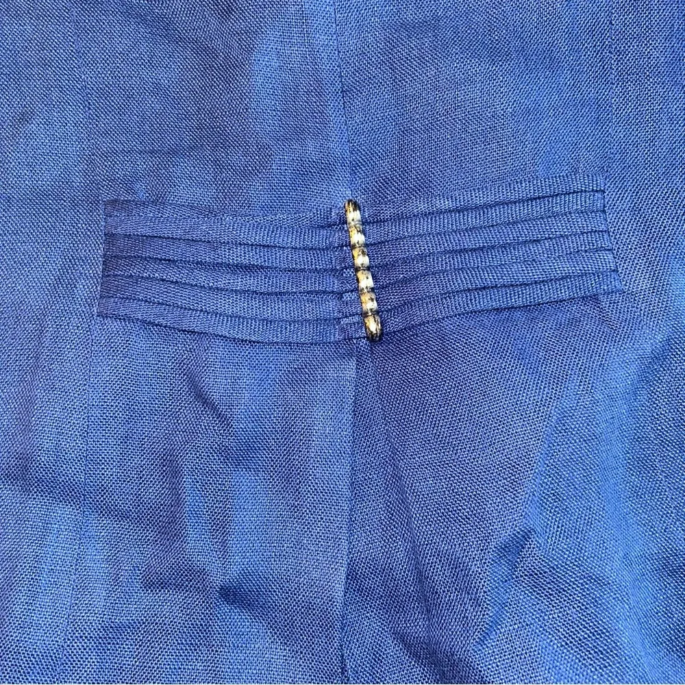 Boos vintage linen blue blazer with floral pewter buttons size 46 or XL - Image 5