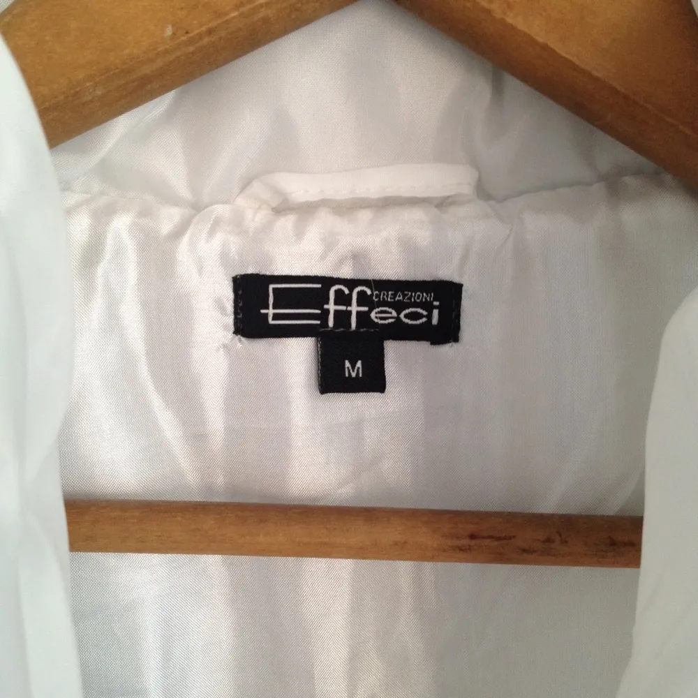 White Zip Front Lightweight Vest Size Medium - Image 2