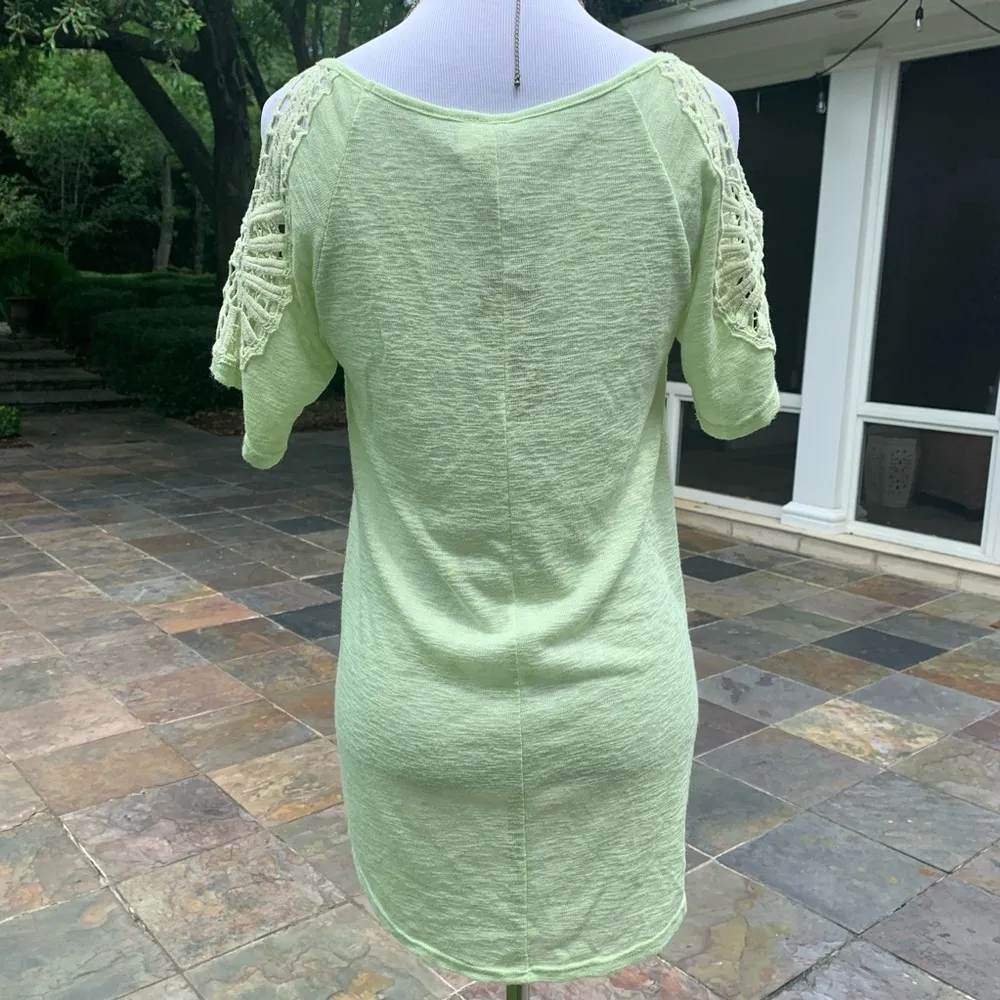 NWT Francesca’s Alya Crochet Cold Shoulder Top S - Image 5