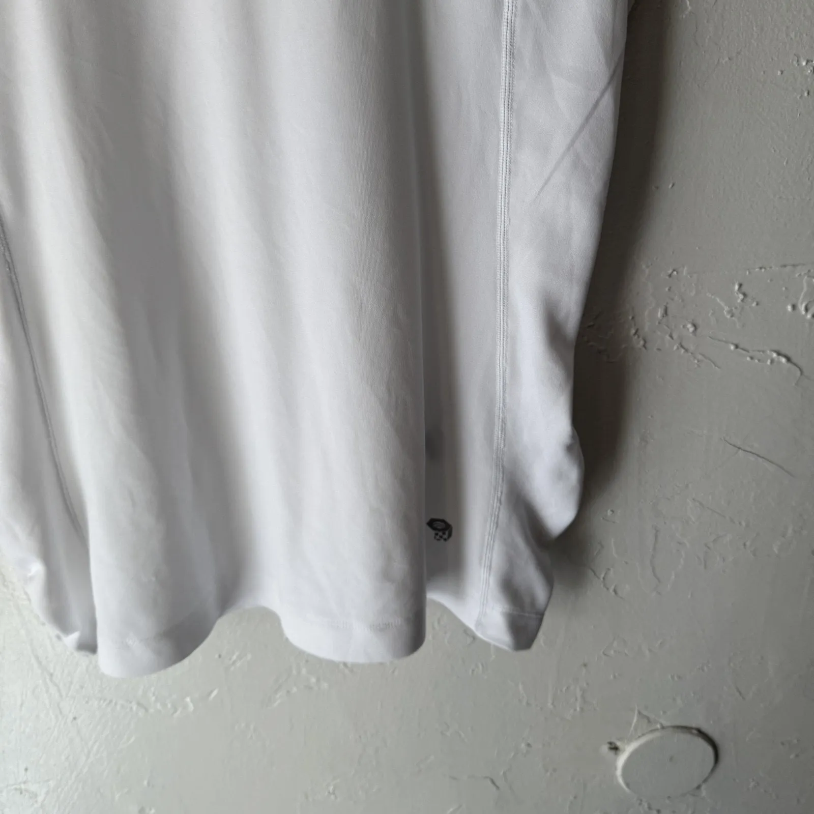 Mountain Hardwear‎ Shirt Large White Athletic Performance Short Sleeve Outdoor - Image 3