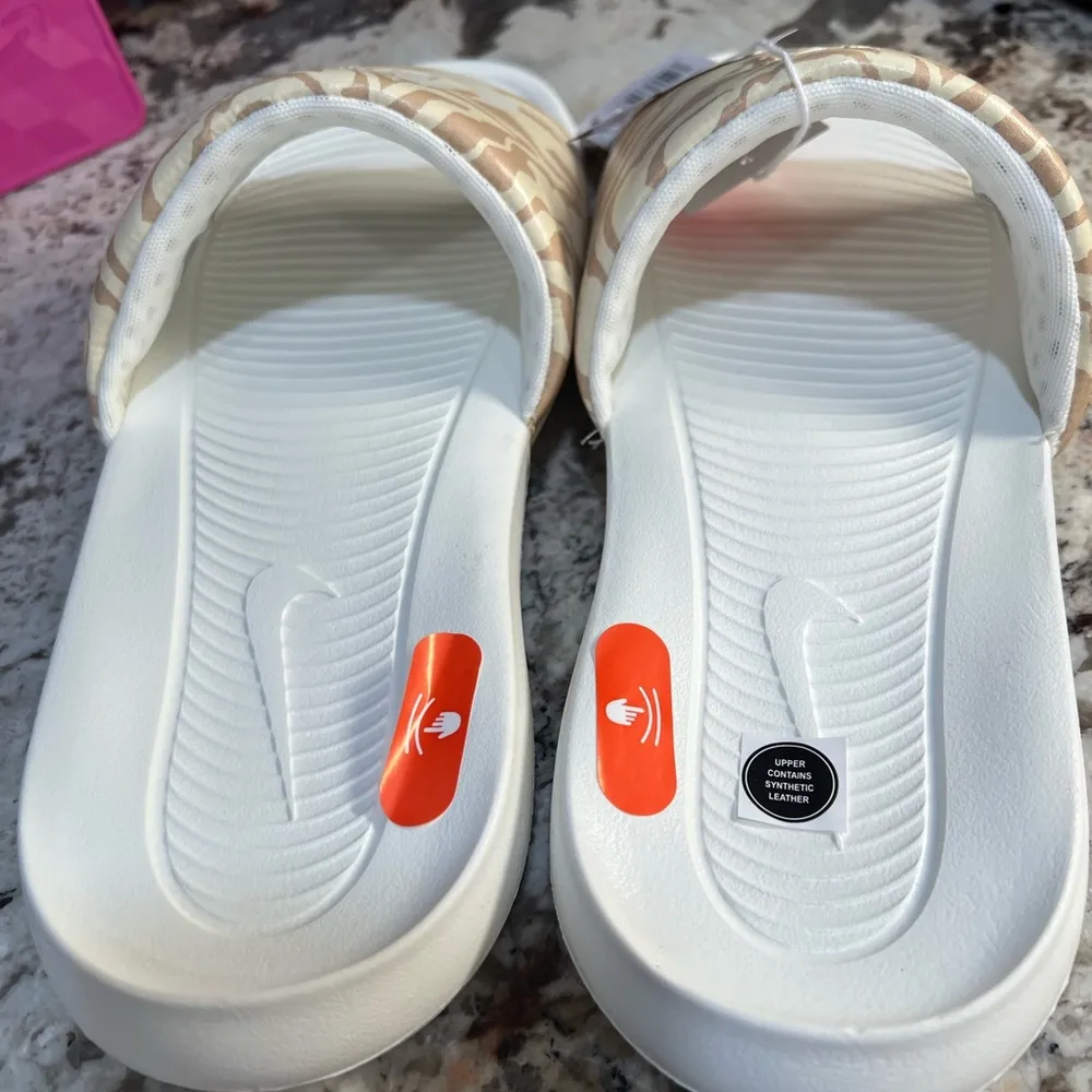 Nike Victori One Print Slip On Slides Sandals Size Women’s 11 Mens 10 CN9676-105 - Image 6
