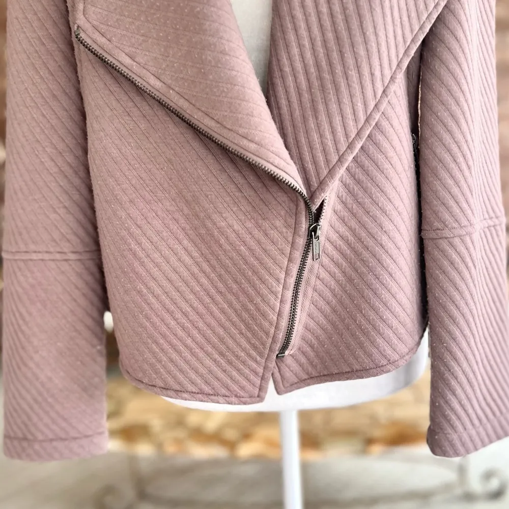 BB Dakota Place To Be Moto Jacket Dusty Mauve Ribbed Knit M Full Zip - Image 8