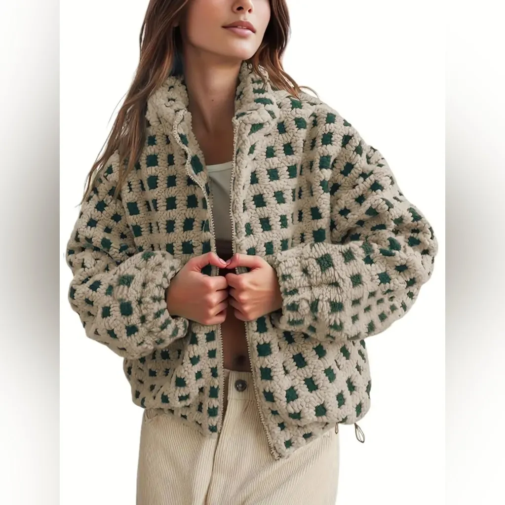 Amazon NWT  Sherpa Green and Tan Teddy Jacket - Image 2