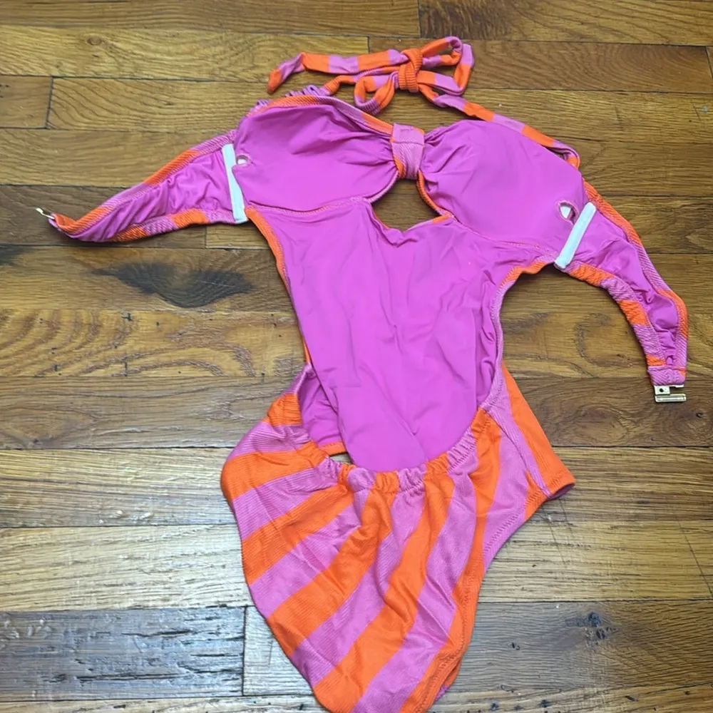 Moschino one piece - Image 4